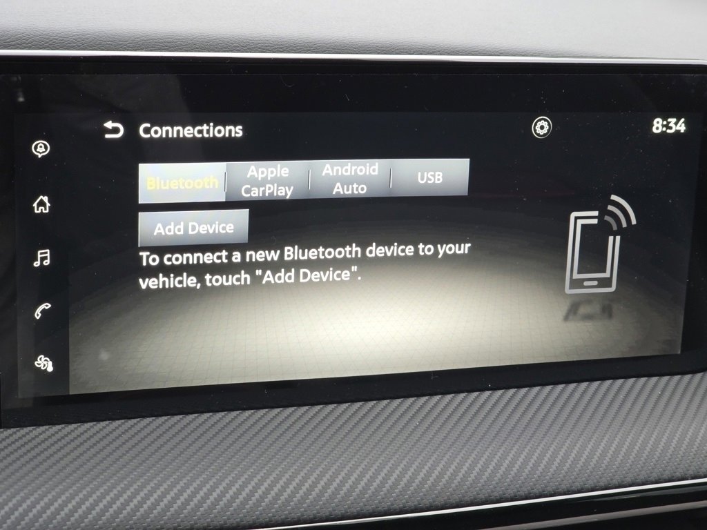 2025 Nissan Kicks SR photo 3