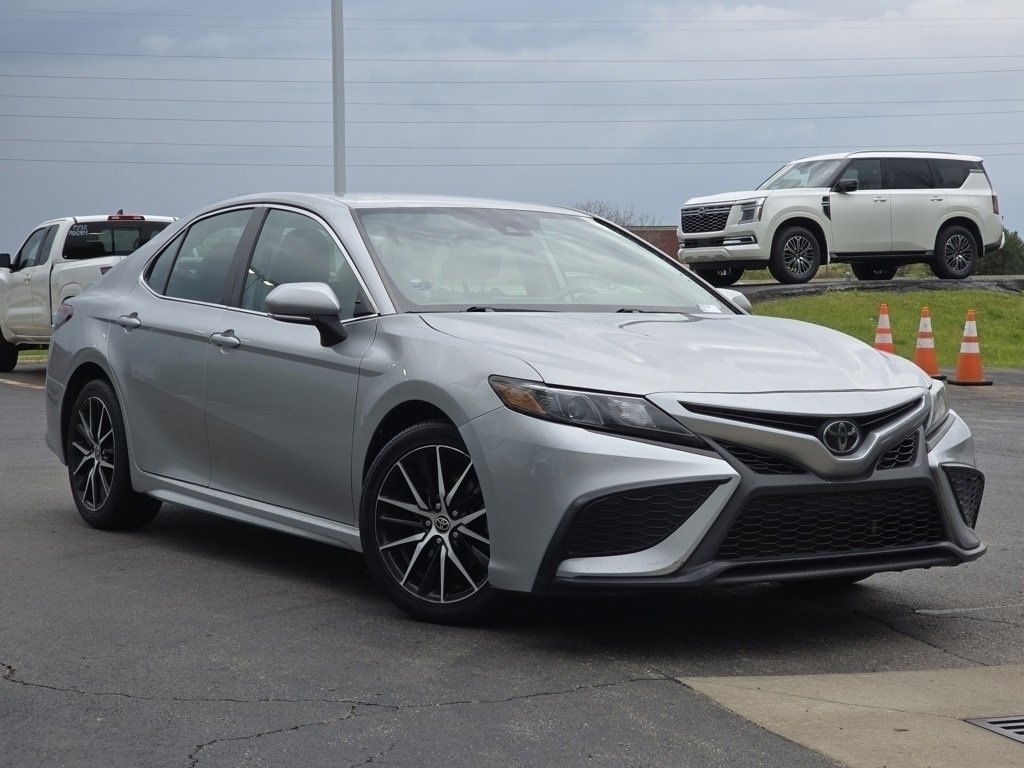 Used 2023 Toyota Camry SE with VIN 4T1G11AK6PU101723 for sale in Hilliard, OH