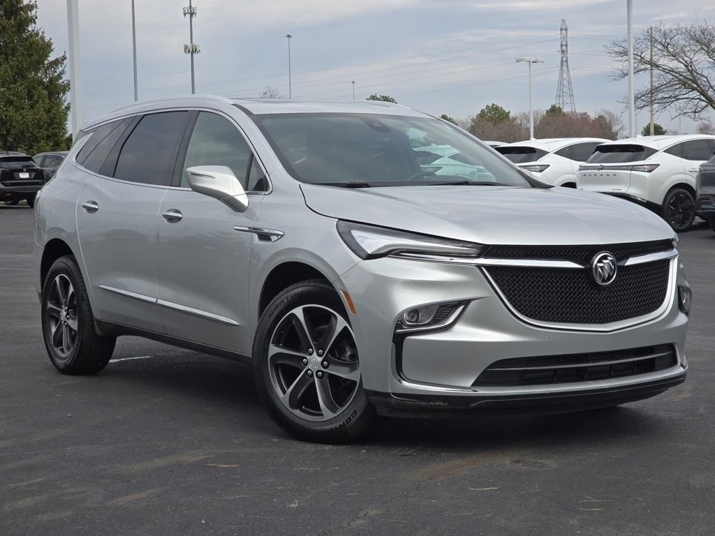 Used 2022 Buick Enclave Essence with VIN 5GAEVAKW1NJ103462 for sale in Hilliard, OH