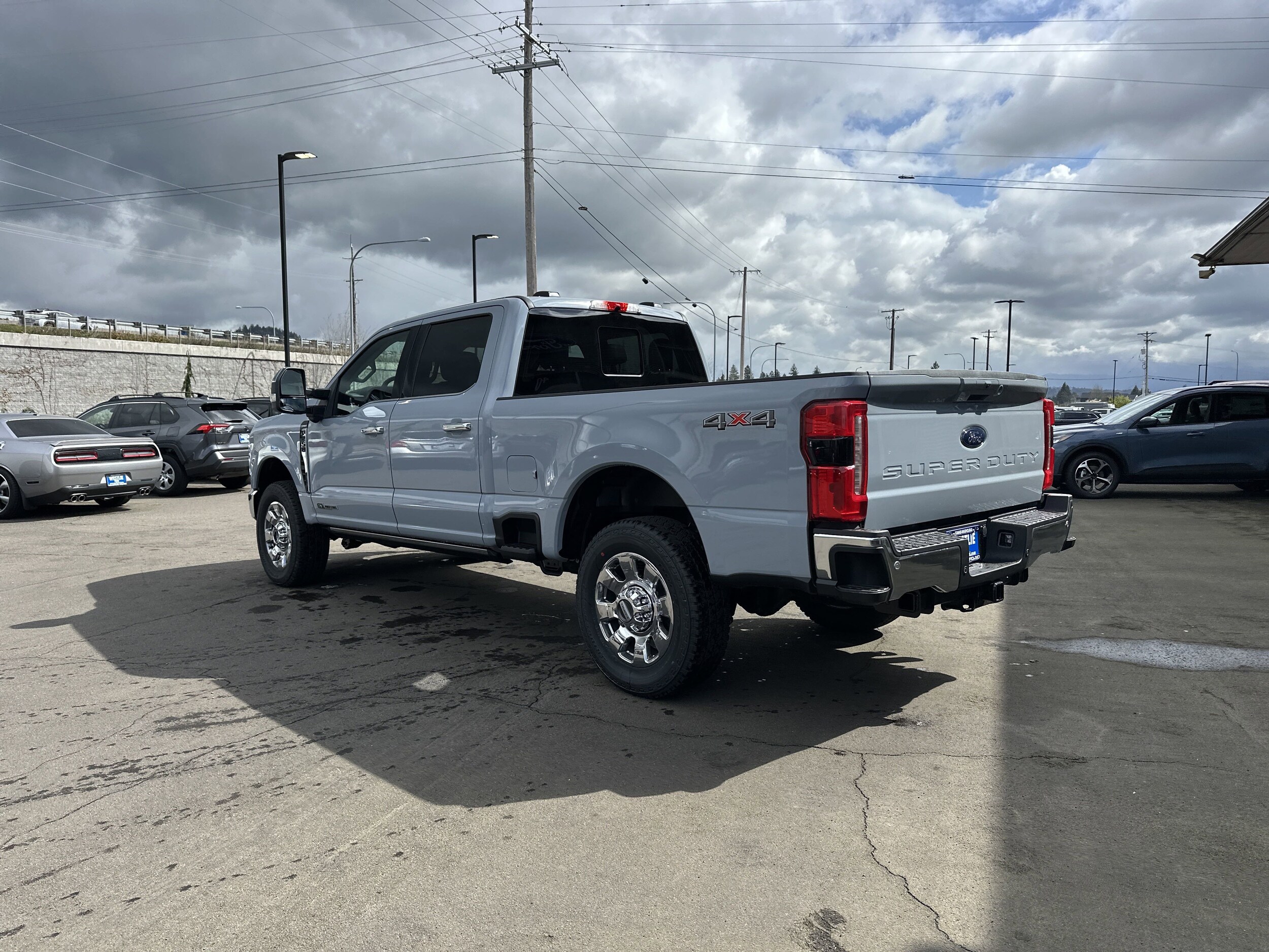 2025 Ford F-250 Lariat photo 3