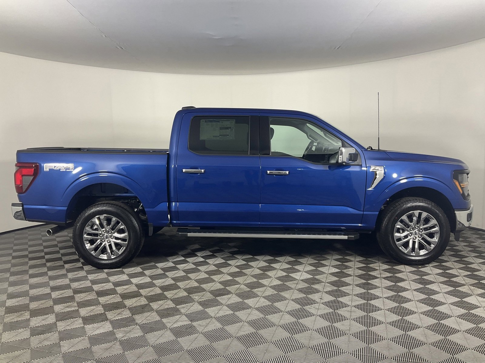 2024 Ford F-150 XLT photo 4