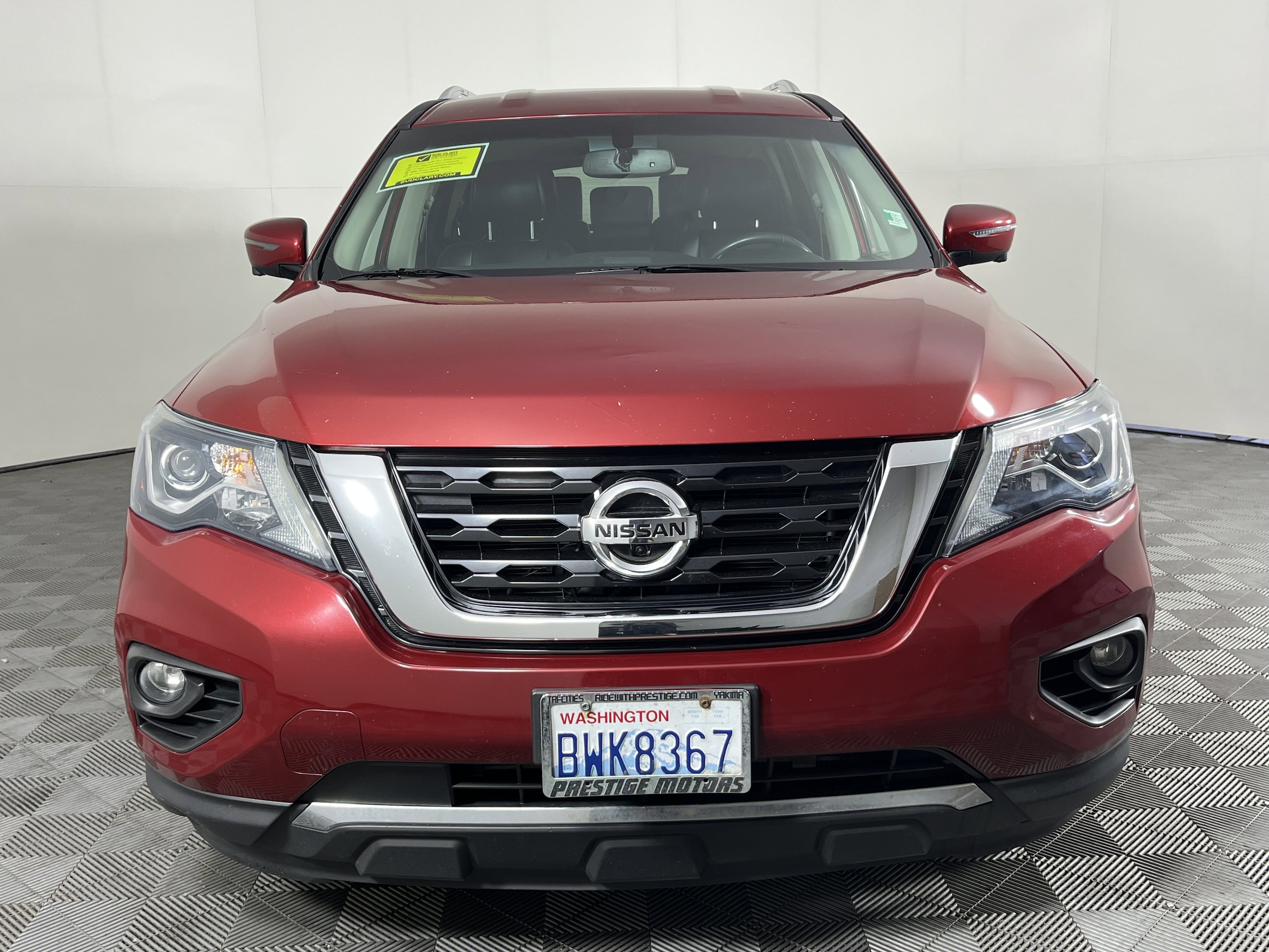 Used 2018 Nissan Pathfinder SL with VIN 5N1DR2MM0JC613134 for sale in Longview, WA