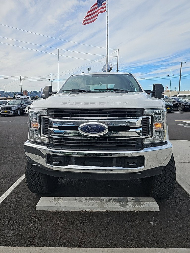 2018 Ford F-250 XLT photo 2