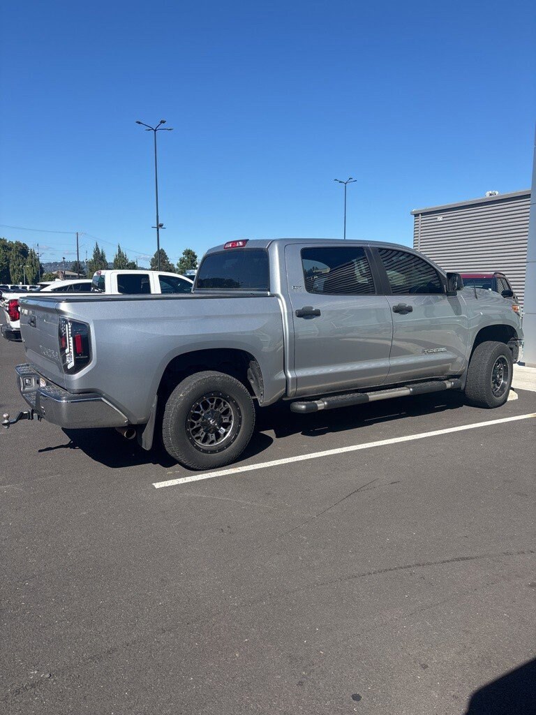 2019 Toyota Tundra SR5 CrewMax photo 4