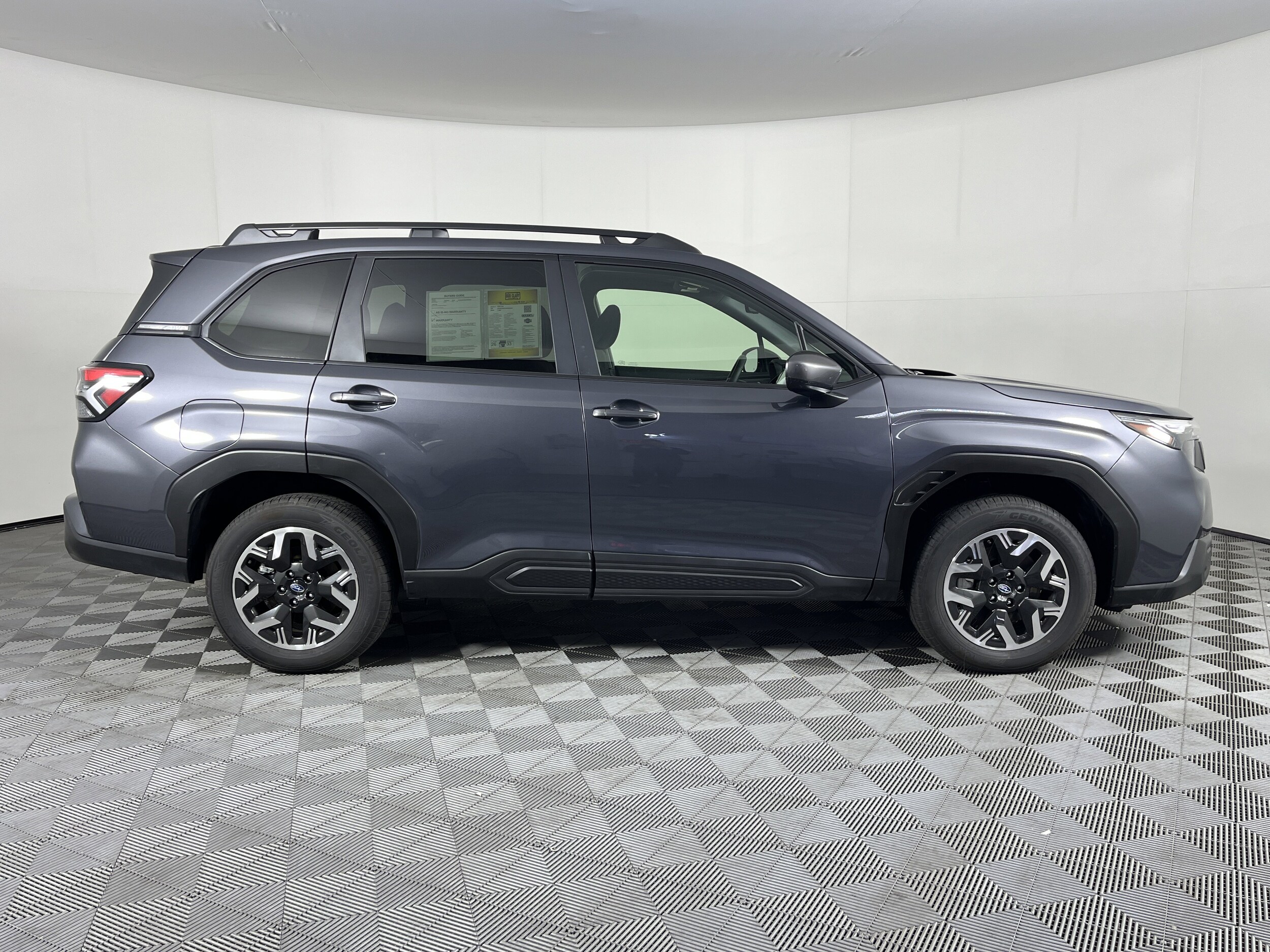 2025 Subaru Forester Premium Base photo 4