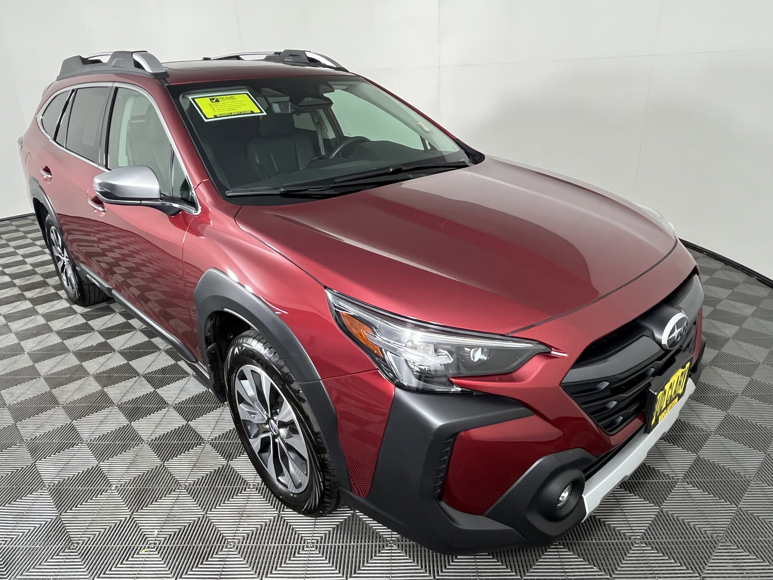 2025 Subaru Outback Touring XT photo 3