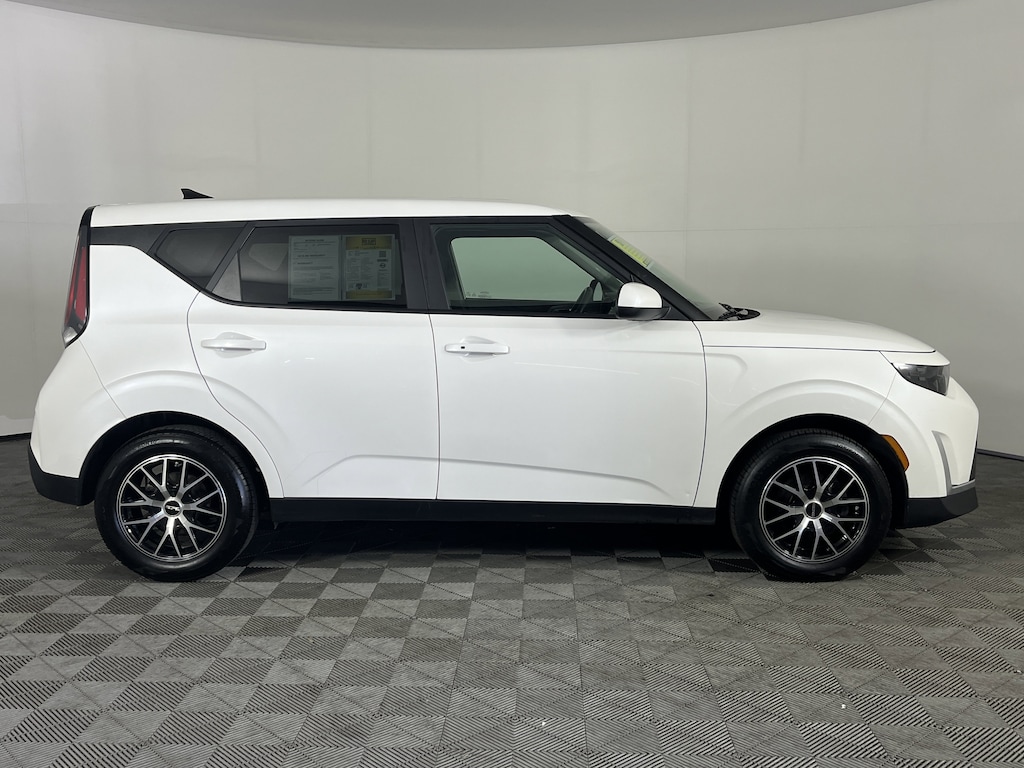Used 2023 Kia Soul S S IVT