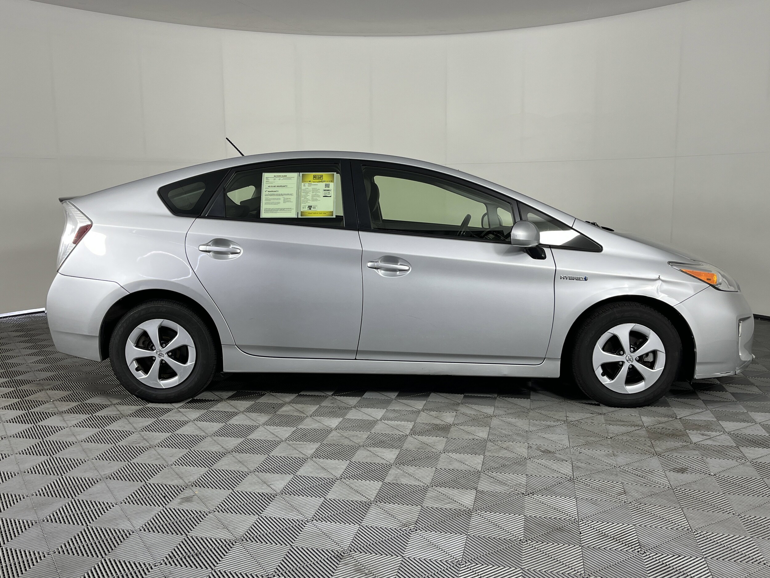 2013 Toyota Prius photo 3