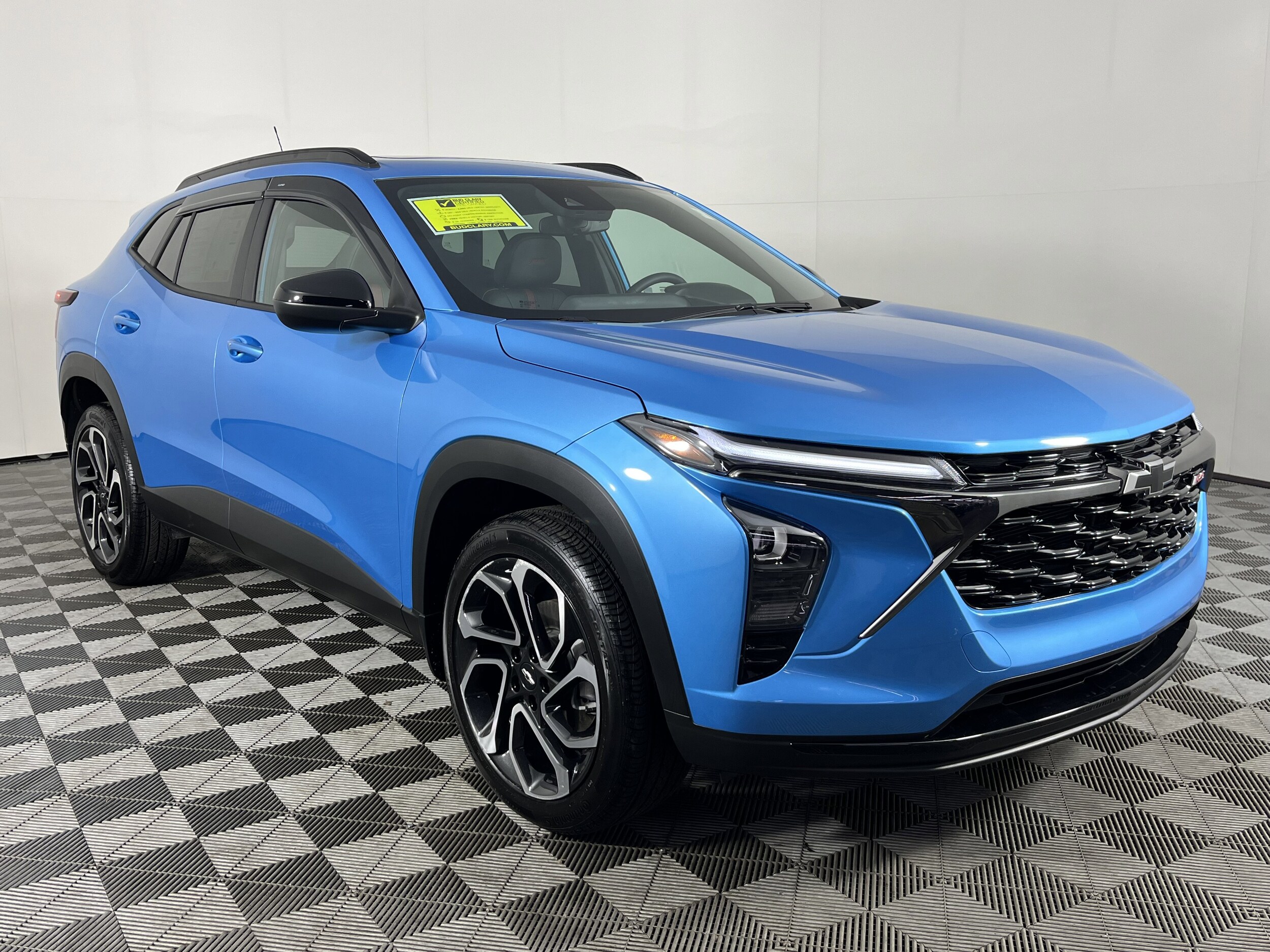 2025 Chevrolet Trax photo 3
