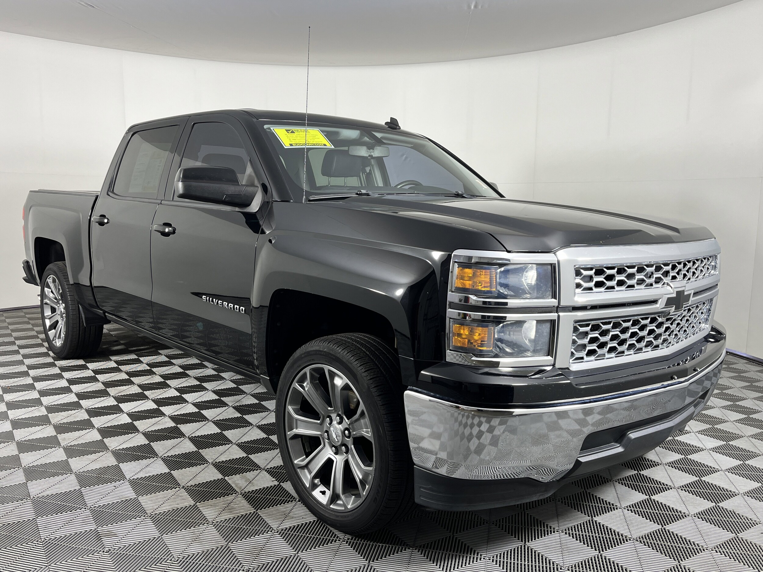 2014 Chevrolet Silverado 1500 LT photo 3