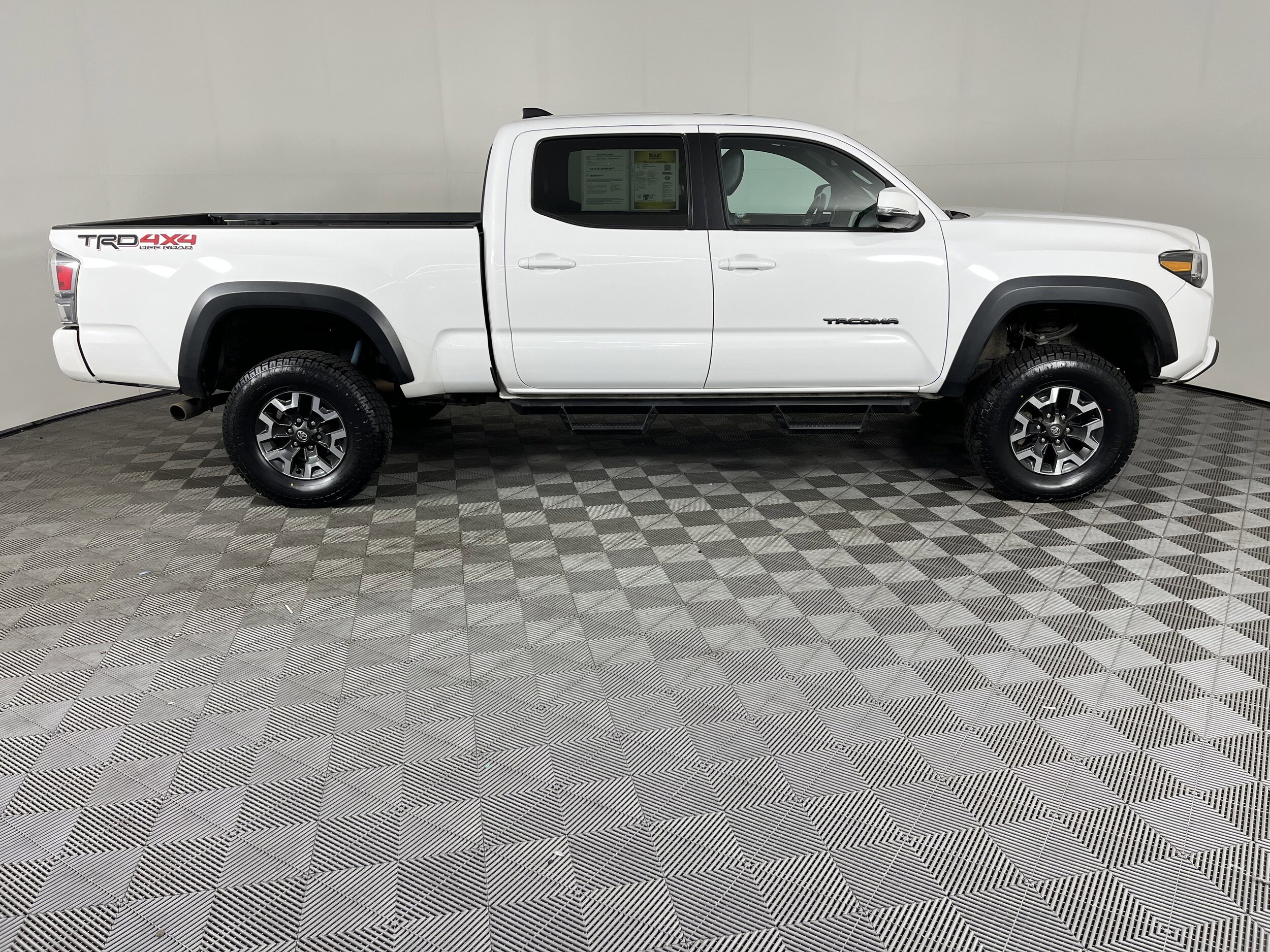 2020 Toyota Tacoma SR5 Double Cab photo 4