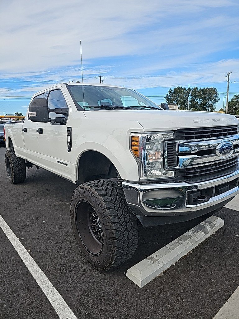 2018 Ford F-250 XLT photo 3