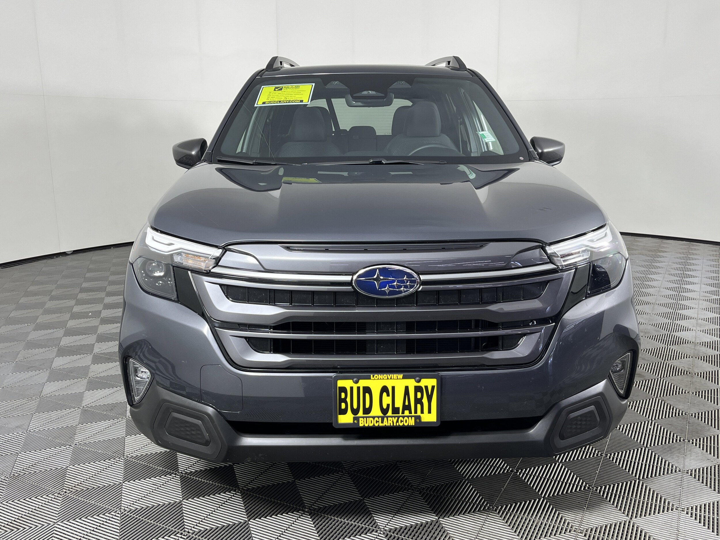 2025 Subaru Forester Premium Base photo 2