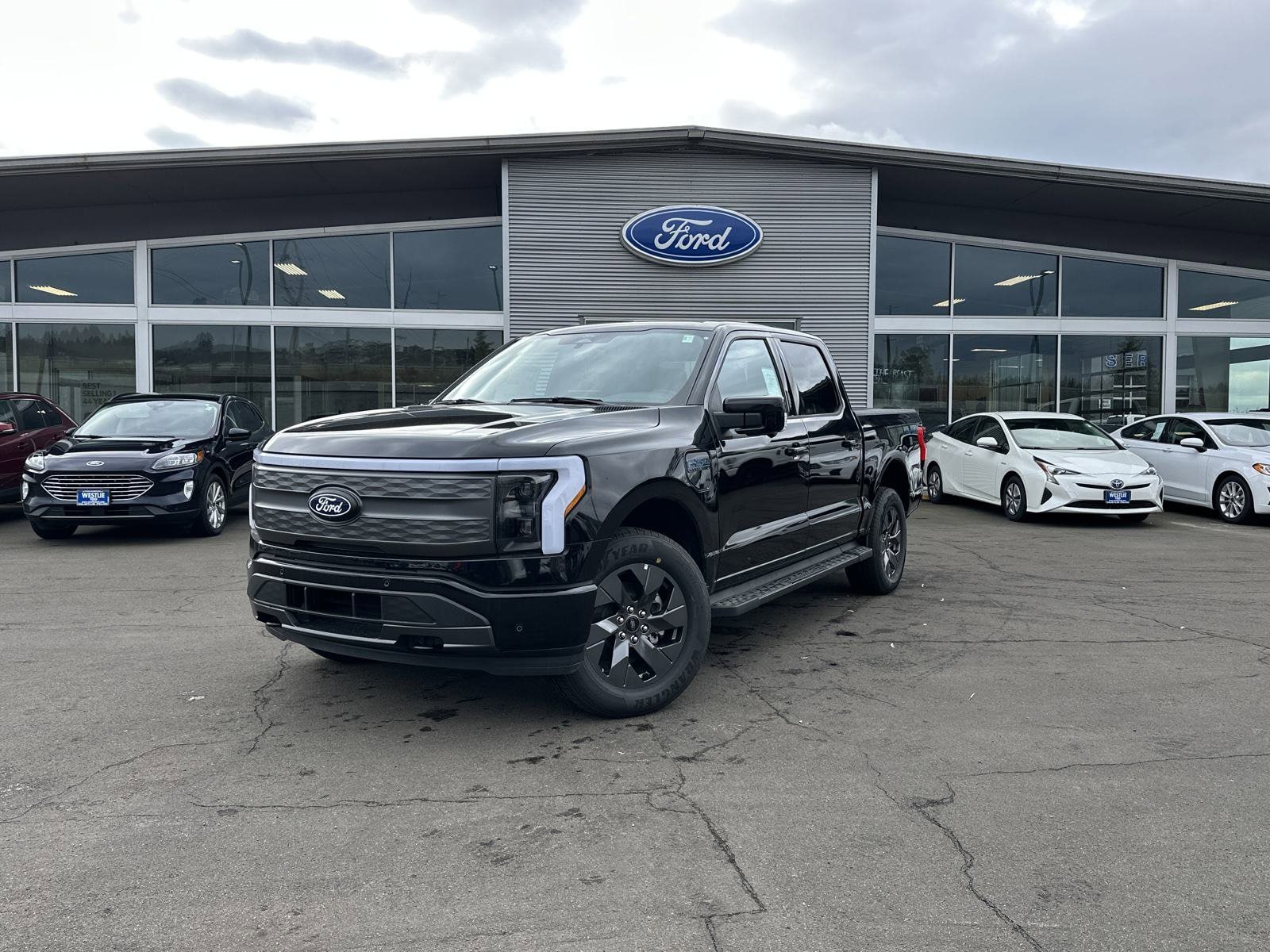 2024 Ford F-150 Lightning Lariat's photo