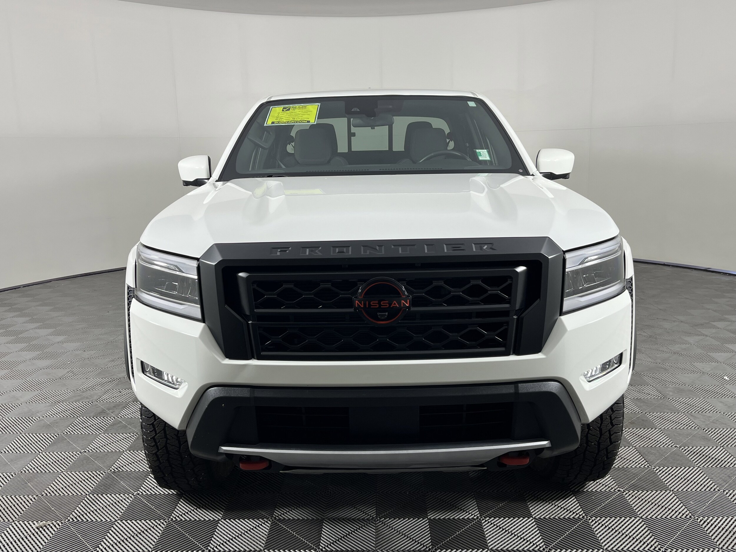 2022 Nissan Frontier Crew Cab S photo 2