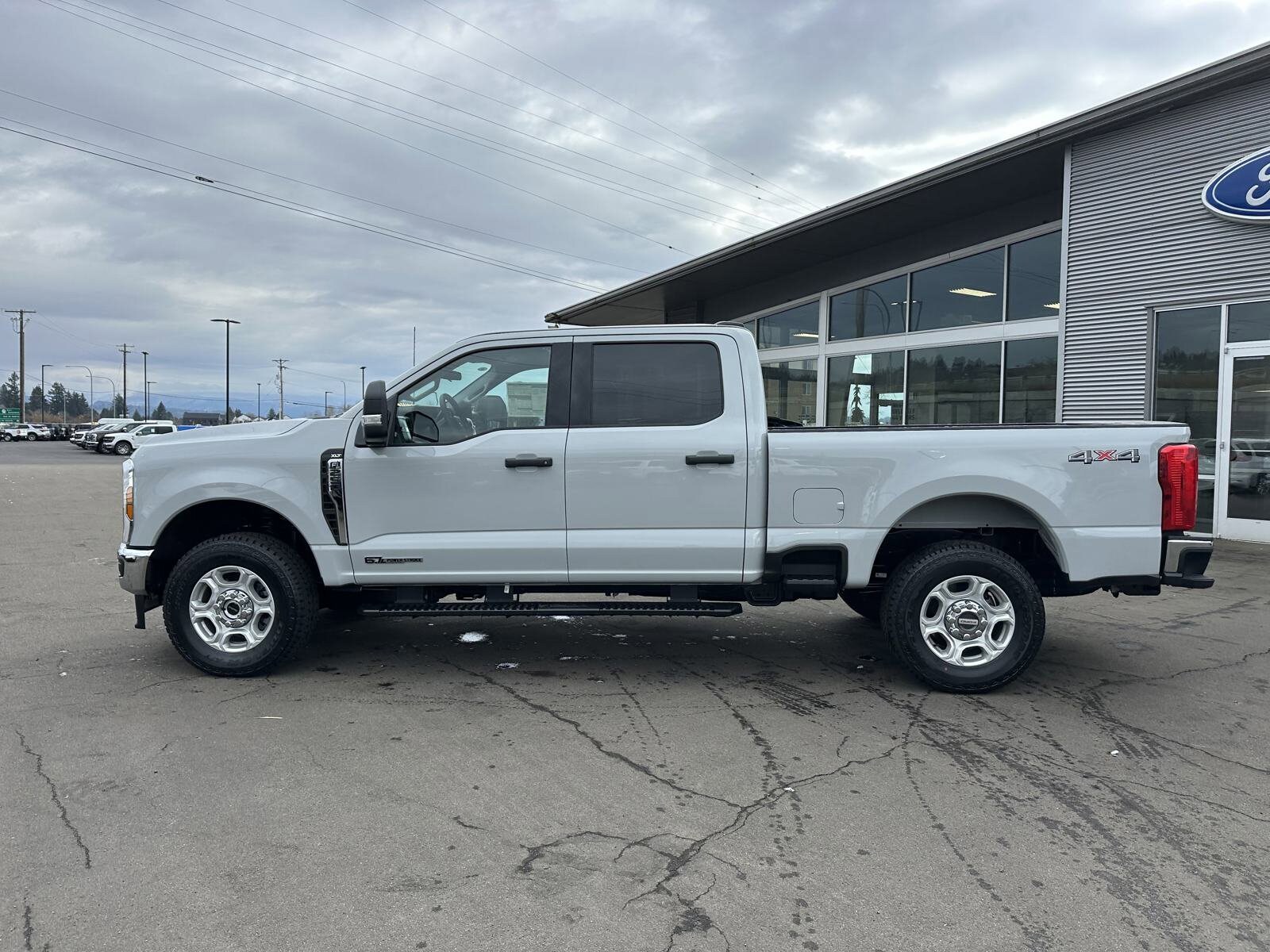 2025 Ford F-250 XLT photo 2
