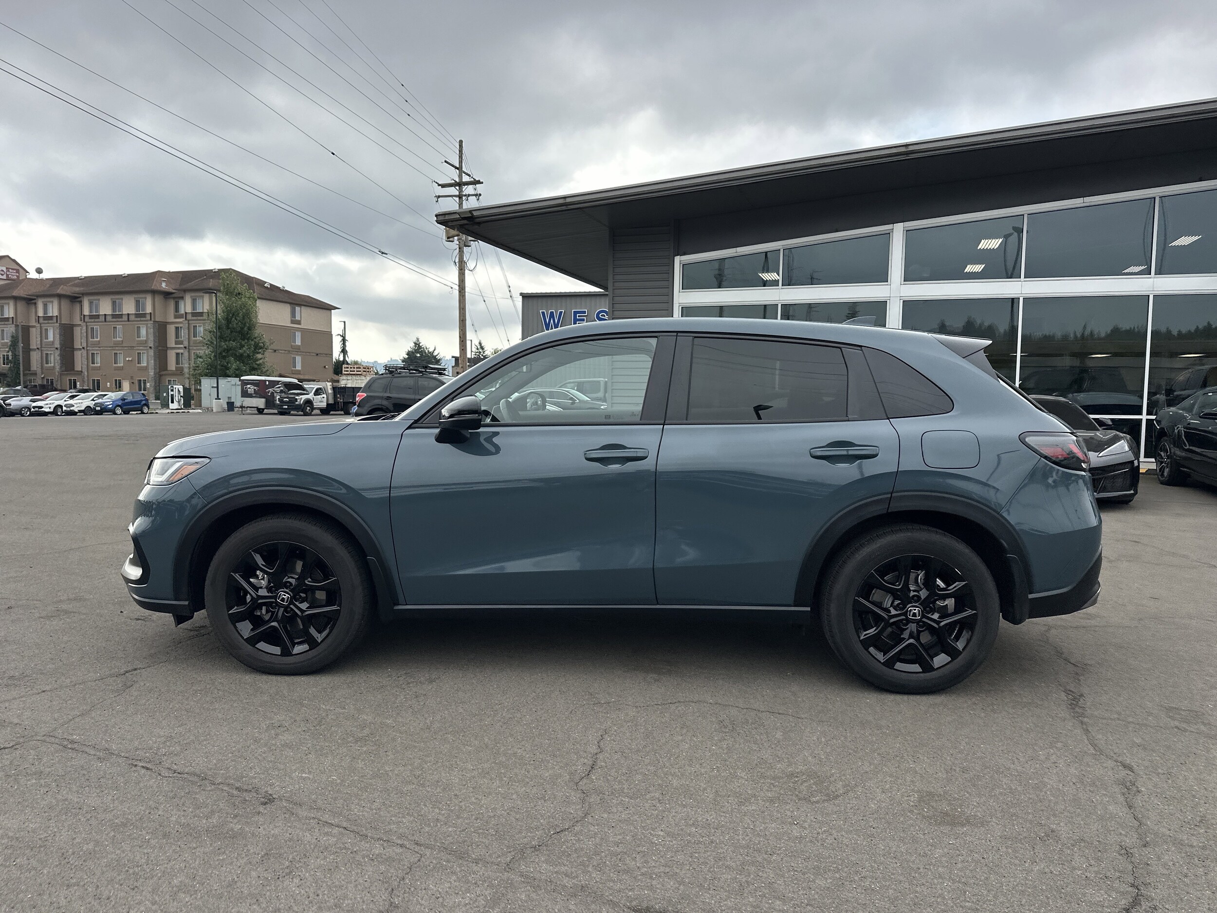2025 Honda HR-V Sport photo 2