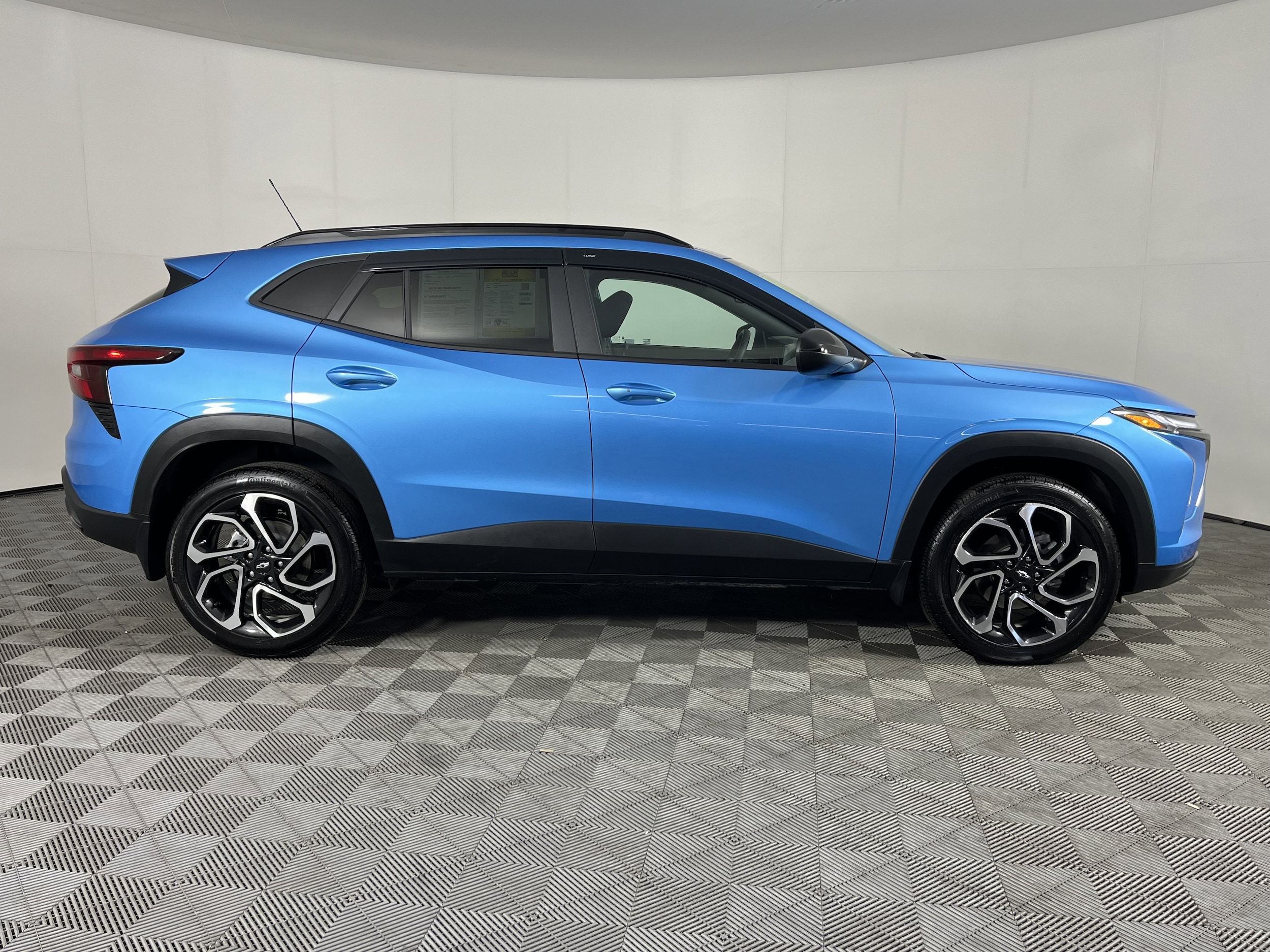 2025 Chevrolet Trax photo 4