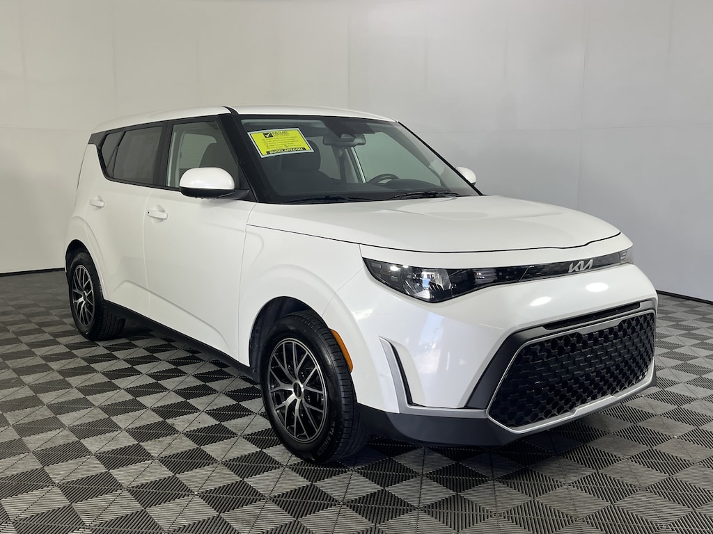 Used 2023 Kia Soul S S IVT