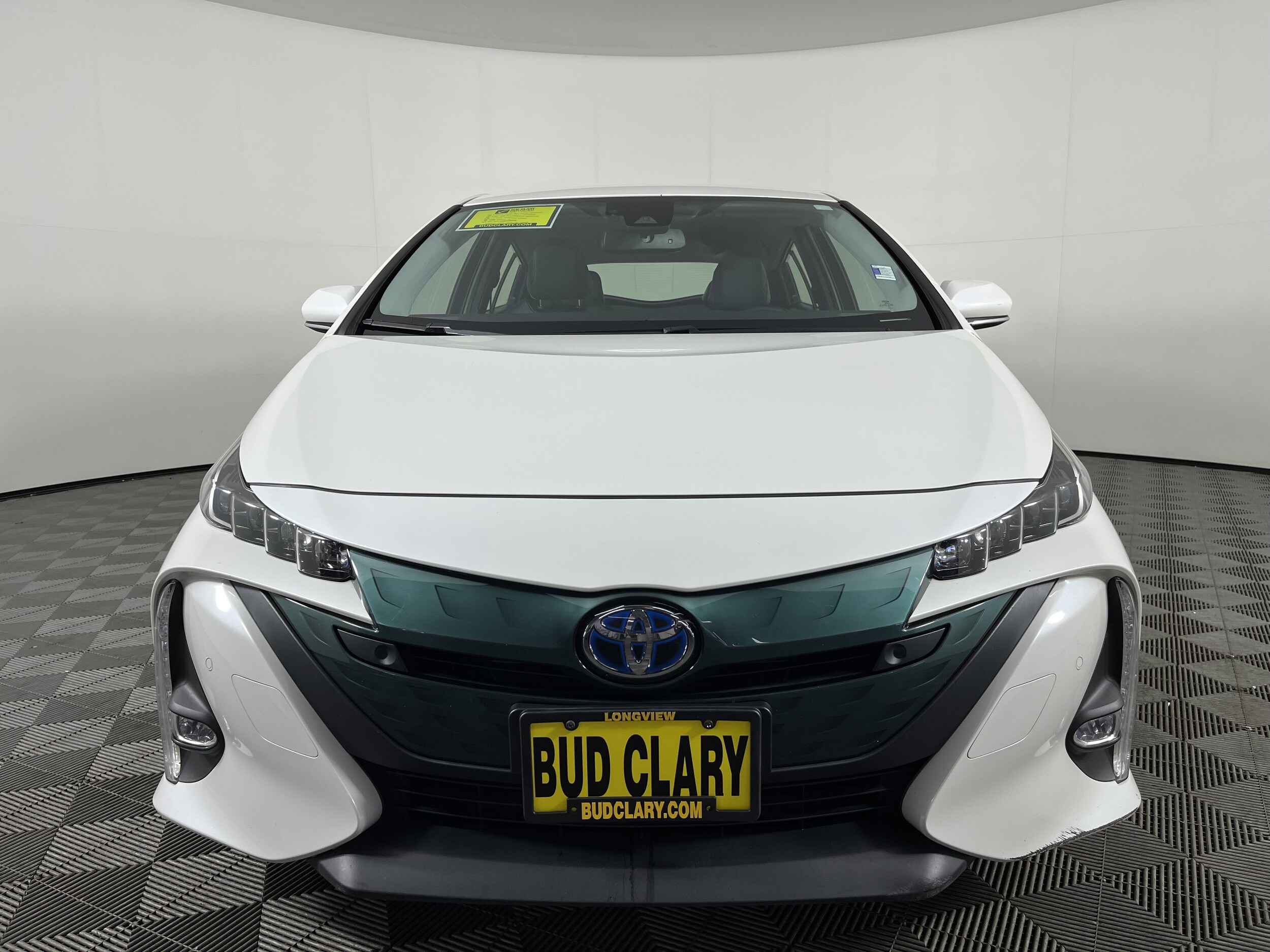 2017 Toyota Prius Prime Plus photo 2