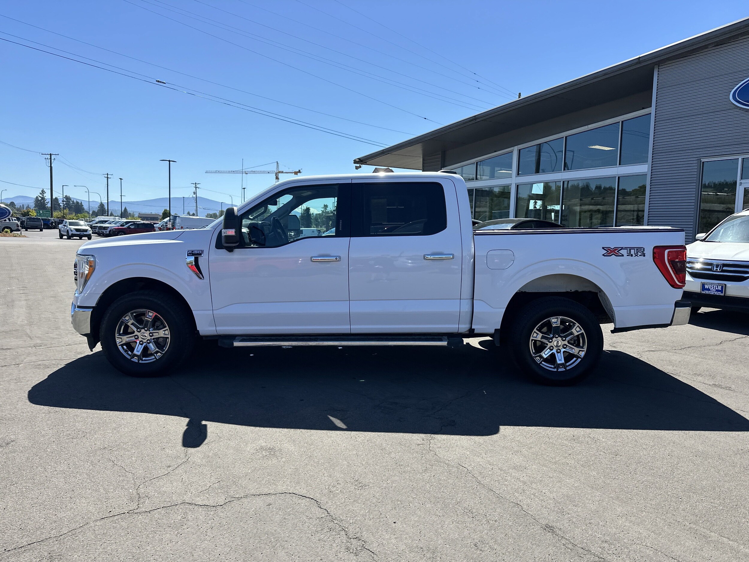 2021 Ford F-150 XLT photo 2