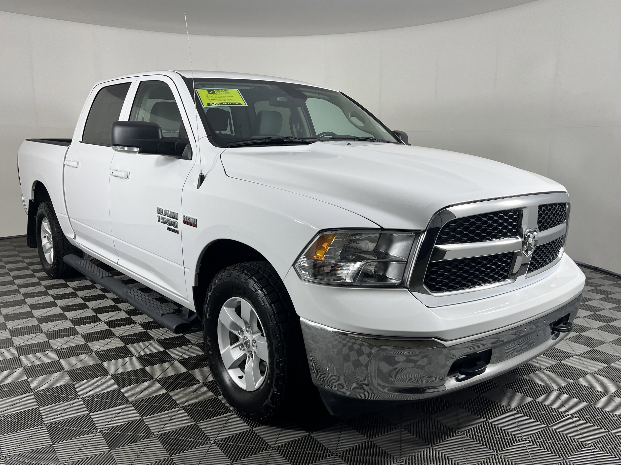 2022 Ram 1500 Classic SLT photo 3