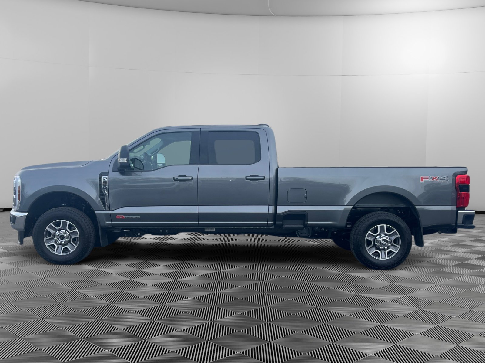 2025 Ford F-250 Lariat photo 2