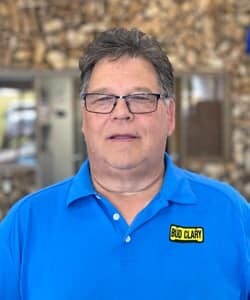 Staff member Kenneth Clark from ID_00d03f7d1d74