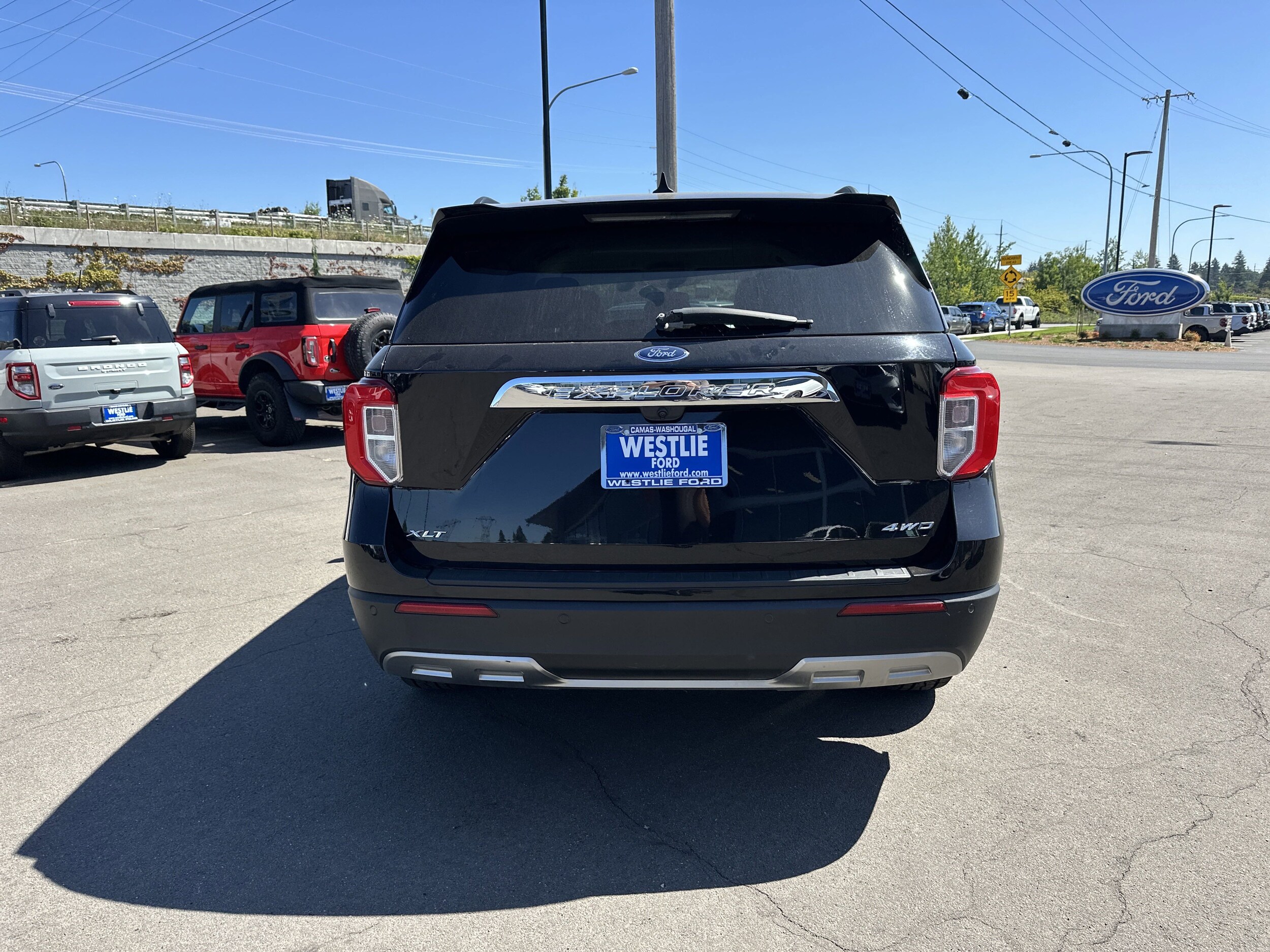 2023 Ford Explorer XLT photo 4