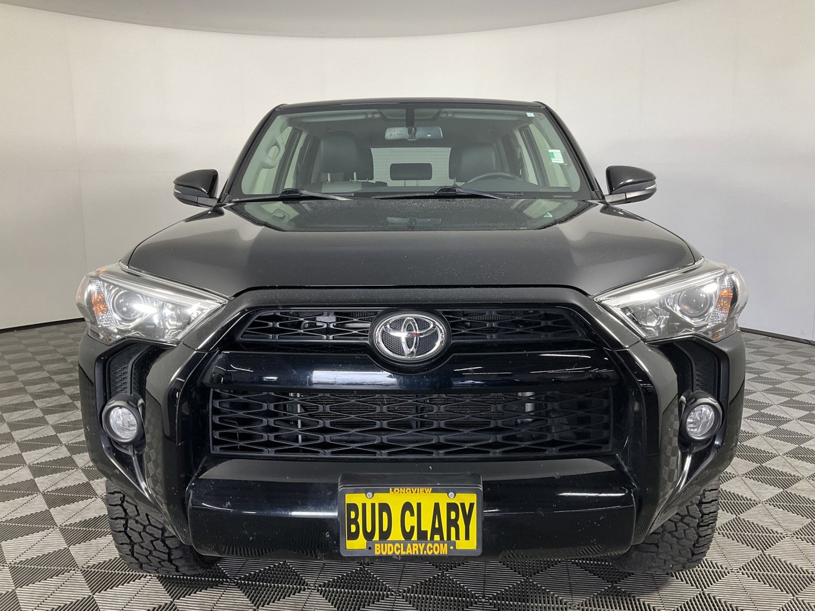 Used 2019 Toyota 4Runner SR5 Premium with VIN JTEBU5JR2K5706380 for sale in Longview, WA