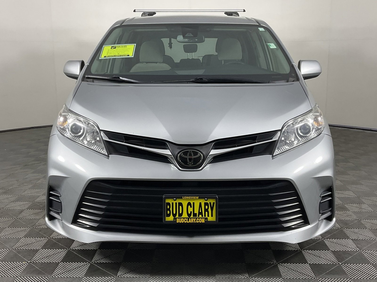 Used 2020 Toyota Sienna LE with VIN 5TDKZ3DC7LS023460 for sale in Longview, WA