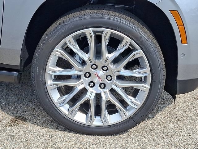 2026 GMC Yukon Denali - Photo 9