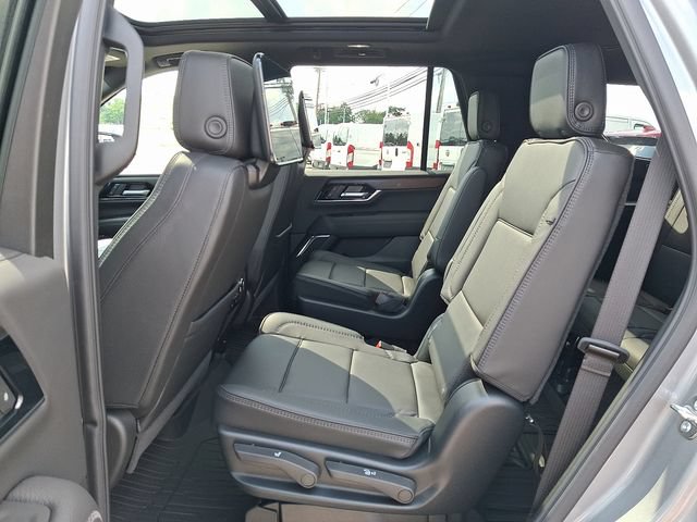 2026 GMC Yukon Denali - Photo 11
