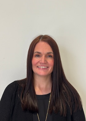 Staff member Kelly Miller from ID_23fb6136cbc5