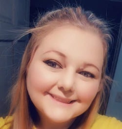 Staff member Elizabeth Reed from ID_394f5ffe3a95