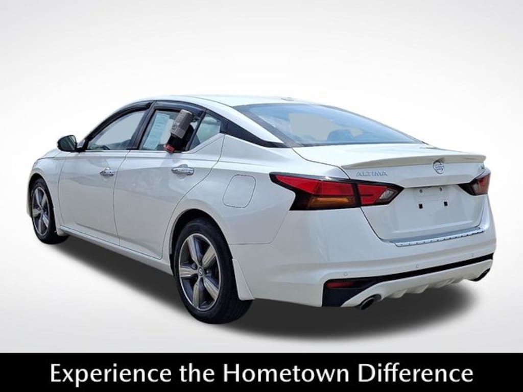 Used 2022 Nissan Altima 2.5 SL Sedan