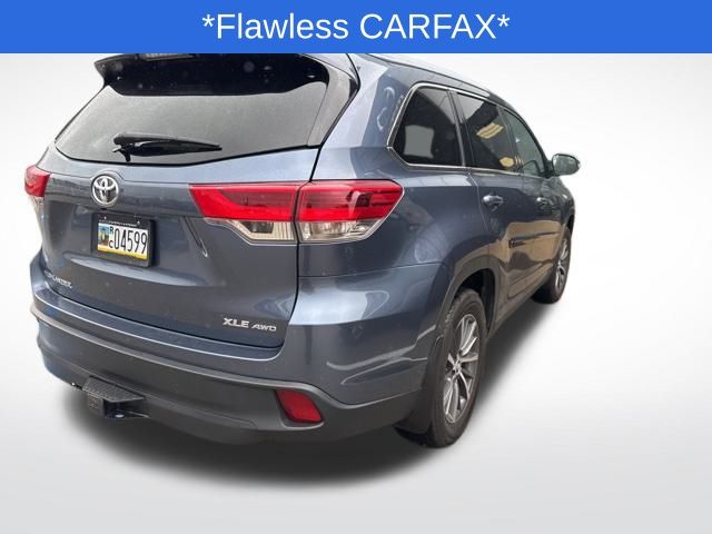 2019 Toyota Highlander XLE photo 3