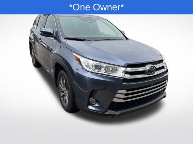 2019 Toyota Highlander XLE photo 2