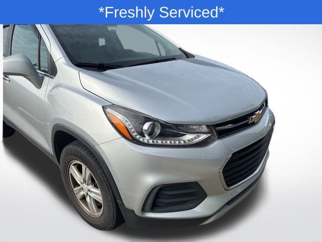 2017 Chevrolet Trax LT photo 2