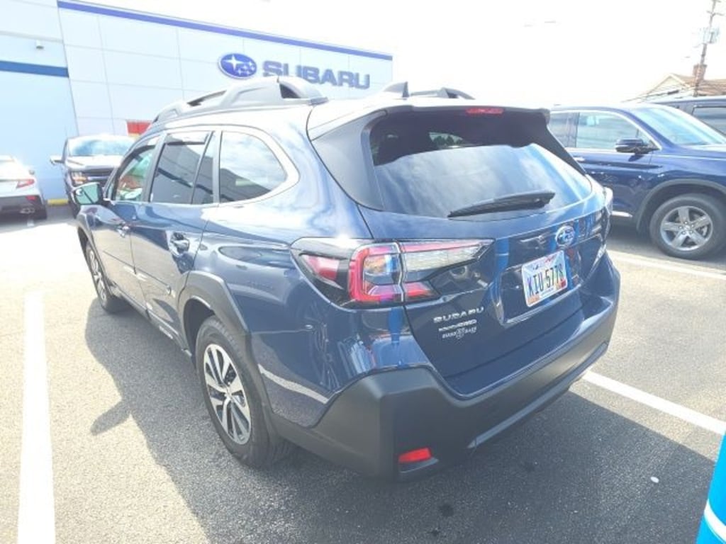 Used 2024 Subaru Outback Premium SUV