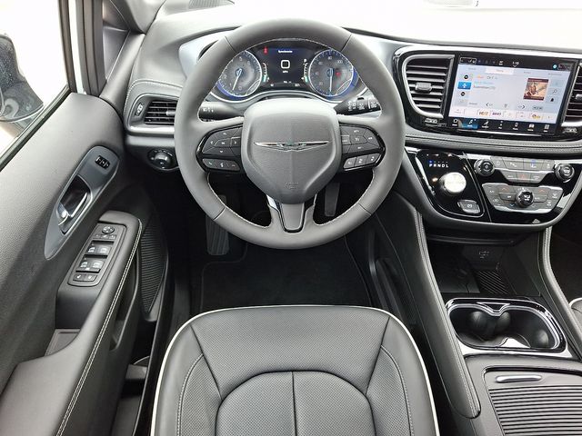 2026 Chrysler Pacifica Limited - Photo 14