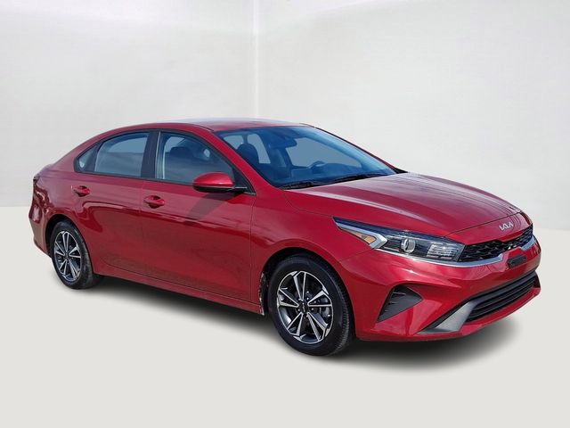 2023 Kia Forte LXS AT's photo