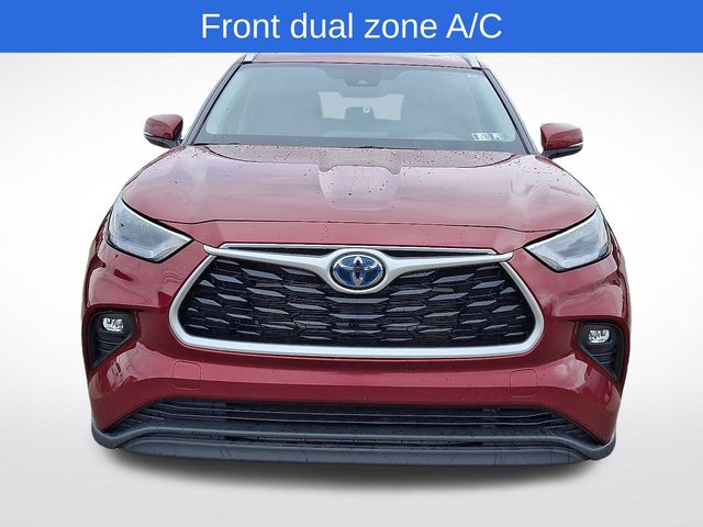 2022 Toyota Highlander Hybrid XLE photo 2
