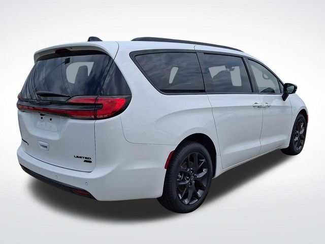 2026 Chrysler Pacifica Limited - Photo 6