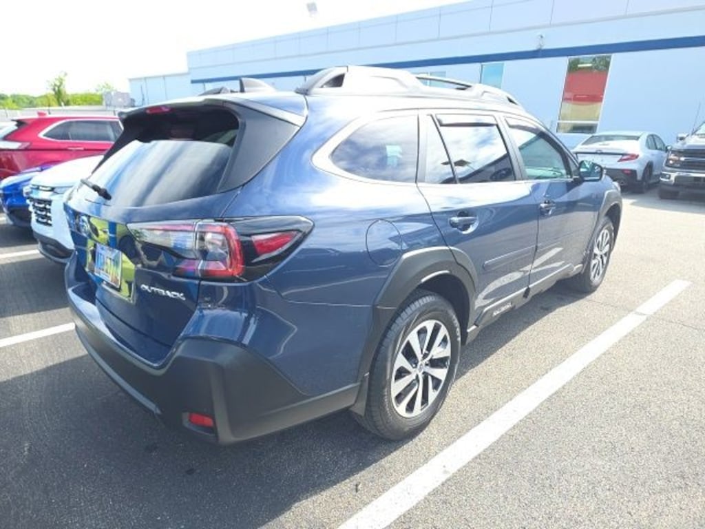 Used 2024 Subaru Outback Premium SUV