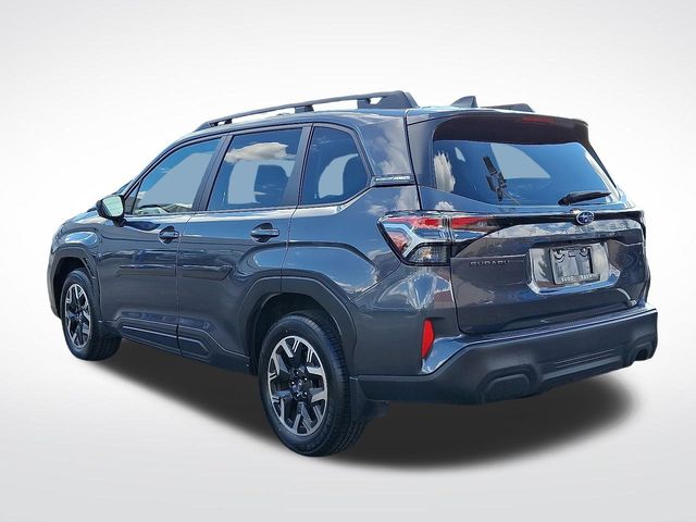 2025 Subaru Forester Premium photo 3