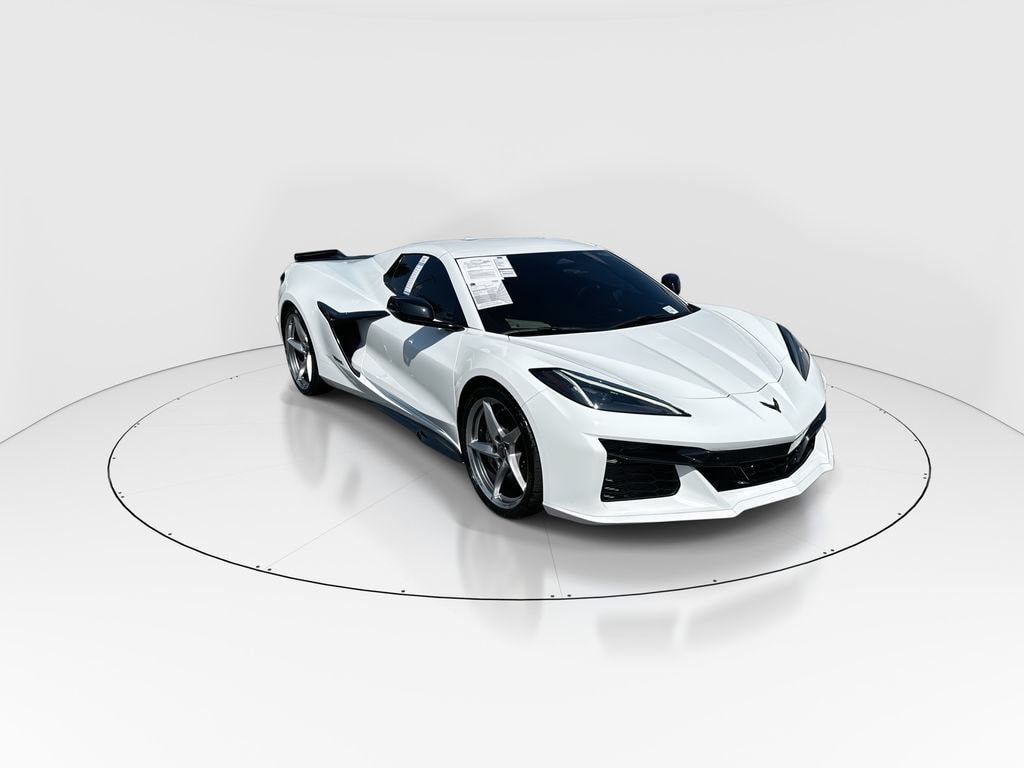 1G1YL3D41S5501776
