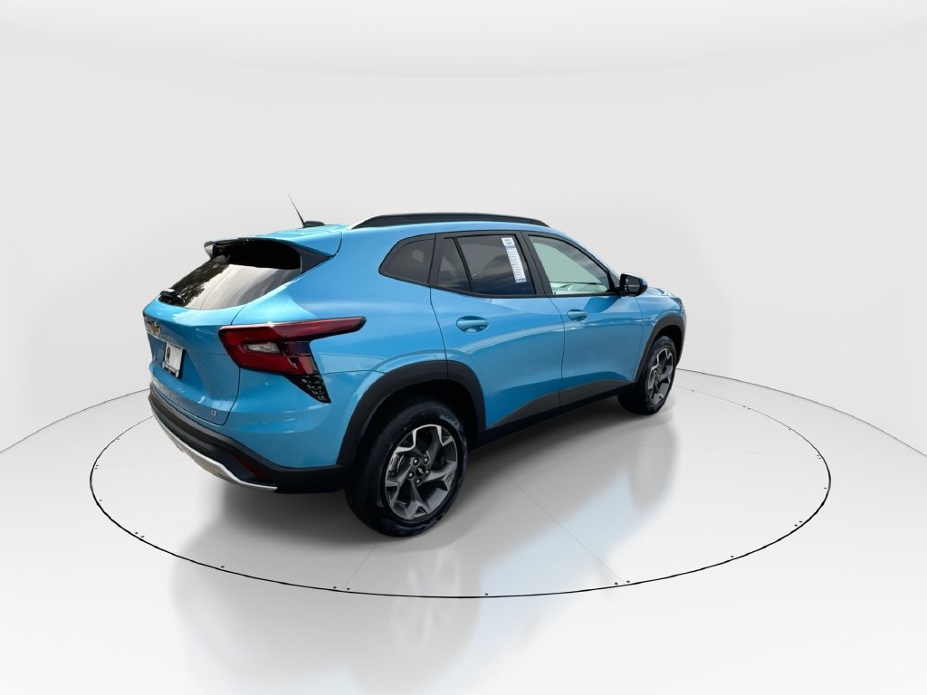 2026 Chevrolet Trax LT - Photo 8