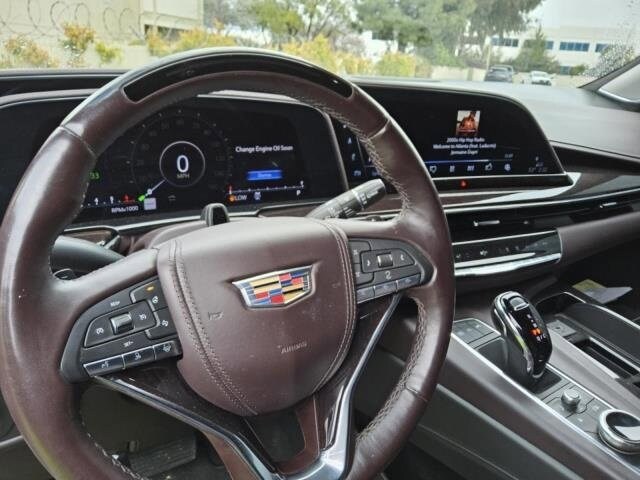 2023 Cadillac Escalade Sport Platinum photo 3
