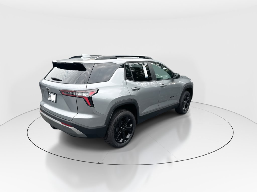 2027 Chevrolet Equinox LT - Photo 8